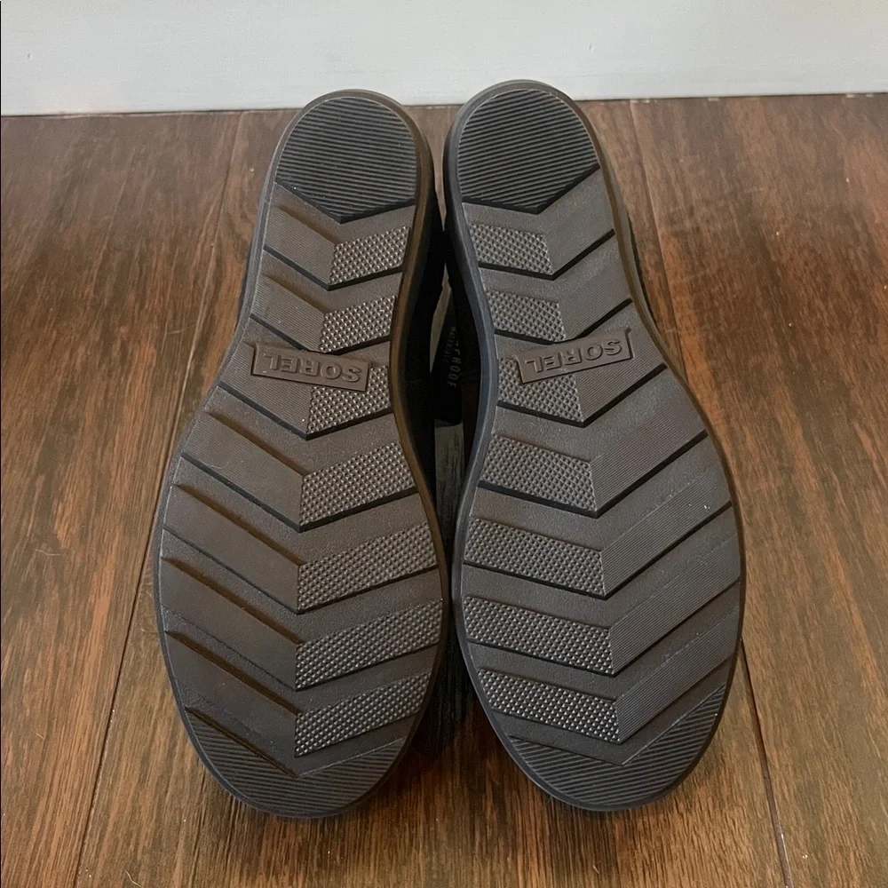NWT SOREL Evie II Leather Ankle Boot